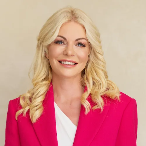 Nicole Sahin Headshot
